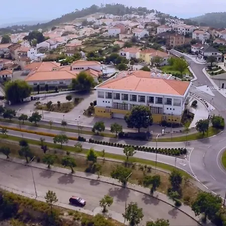 Casa de Férias Welcoming House In With Terrace Vila de Rei